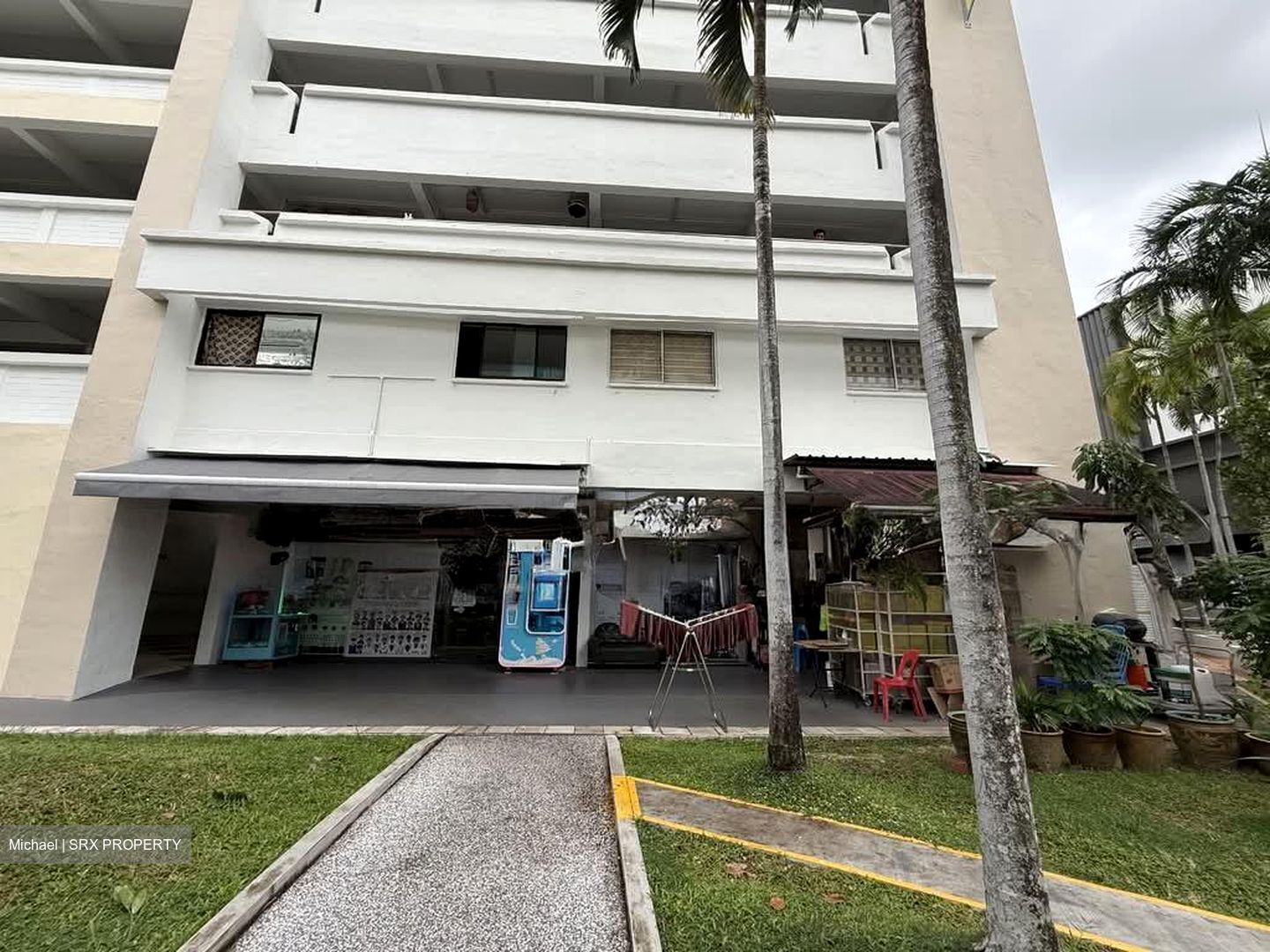 Tampines Street 21 (D18), Shop House #568010531
